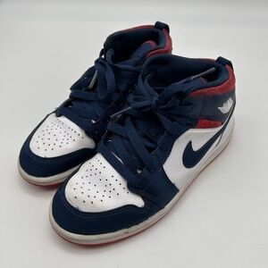 Air Jordan Youth Mid Rise Sneakers Shoes Size 2Y Preowned